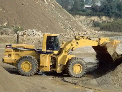 Komatsu WA700-1 Operation and Maintenance Manual
