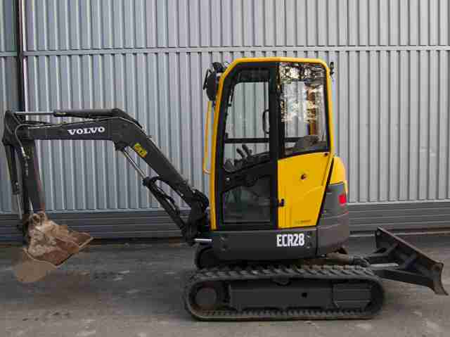 Volvo Ecr28 Compact Excavator Service Catalogue Manual