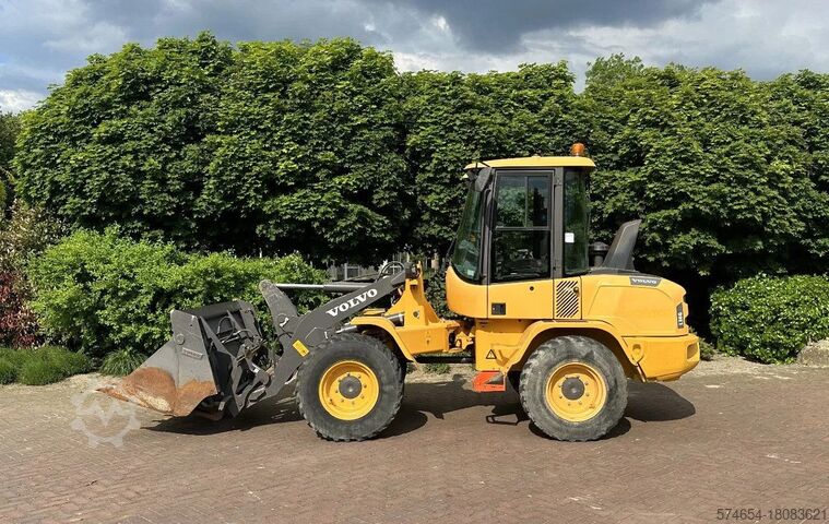 Volvo L30g Compact Wheel Loader Workshop Service Repair Manual